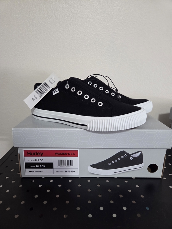 Hurley Shoes - Hurley Chloe Low-Top Sneakers - Black